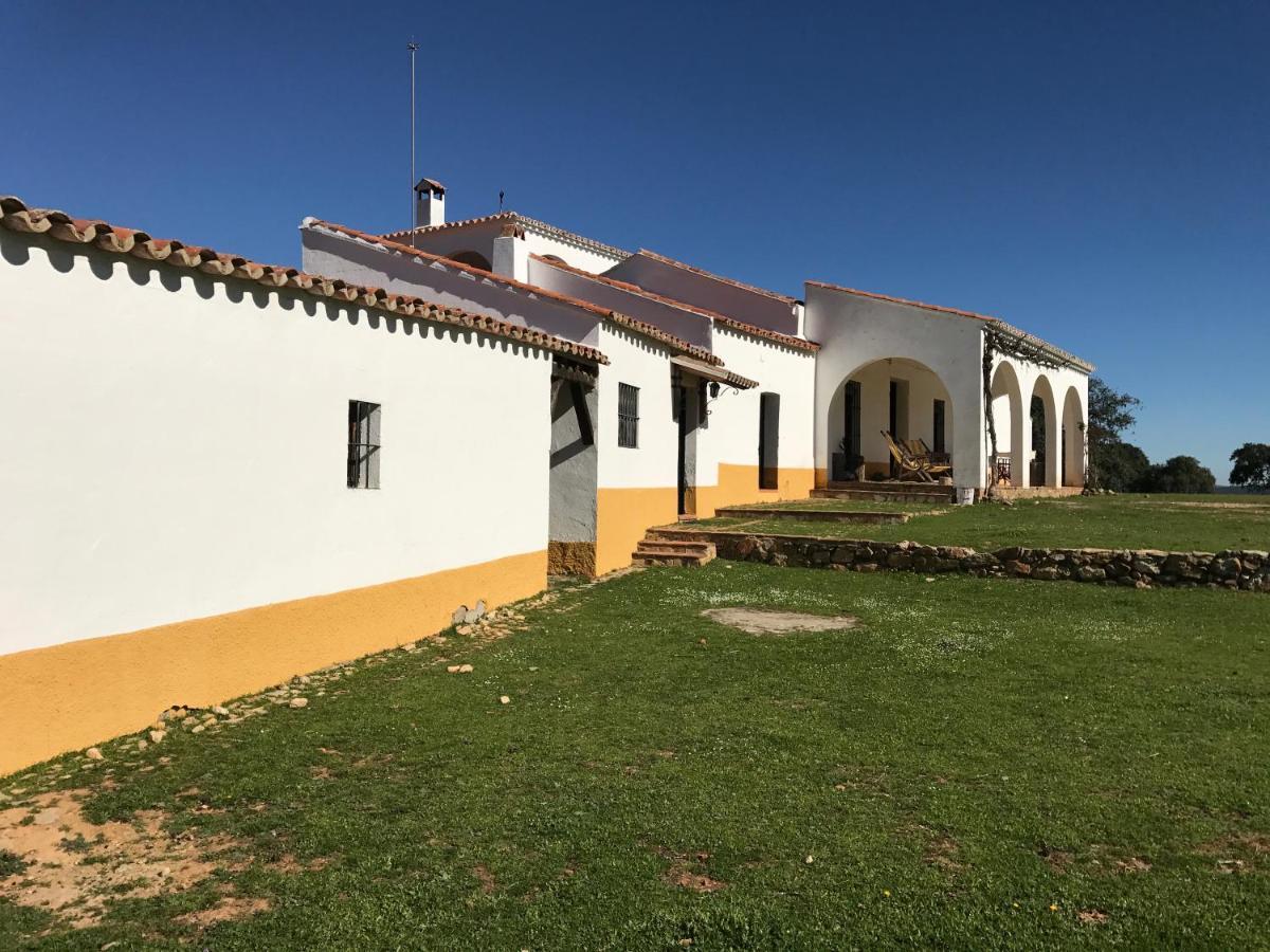 Casa Rural De La Finca Sierra Grande Hornachos Exterior foto